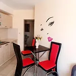 дани Hotel 3*