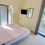 дани Hotel 3*
