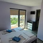 дани Hotel 3*