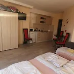 дани Hotel 3*