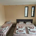 дани Hotel