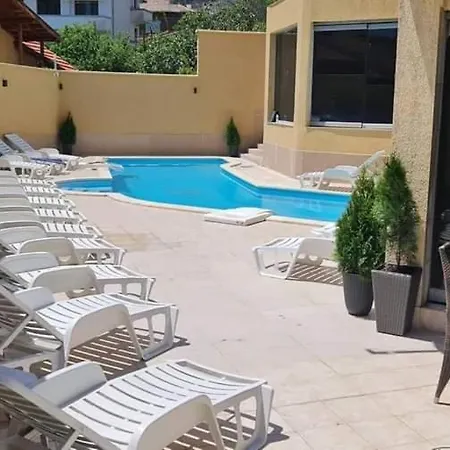 Hotel дани 3*