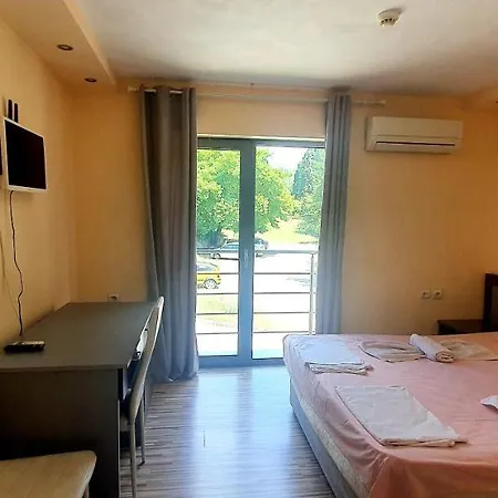 Hotel дани 3*