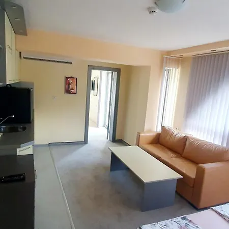 дани Hotel