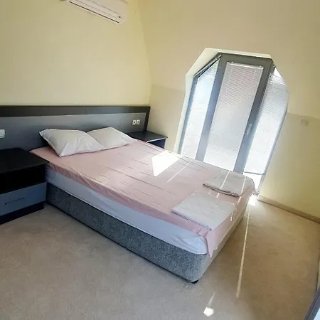 Hotel дани