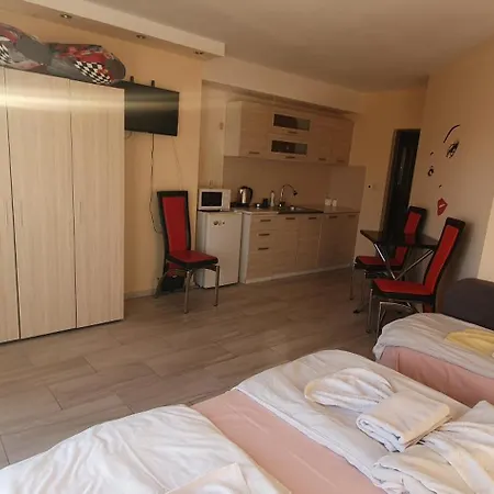 дани Hotel 3*