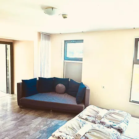 дани Hotel 3*
