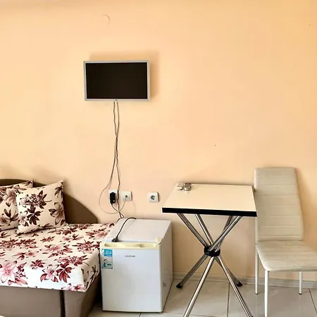 дани Hotel 3*