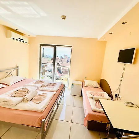 Hotel дани