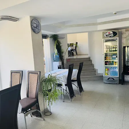 дани Hotel