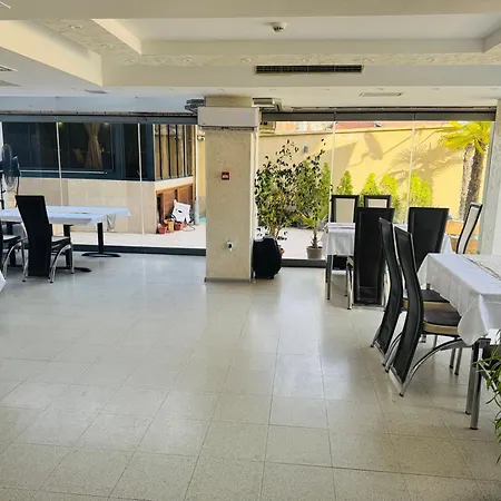 дани Hotel Sandanski
