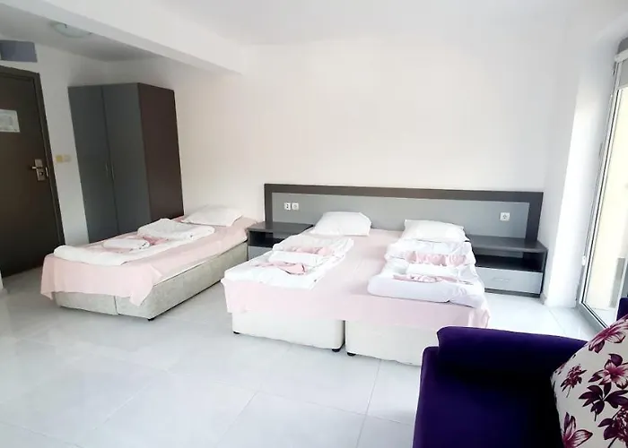 дани Szálloda Szandanszki